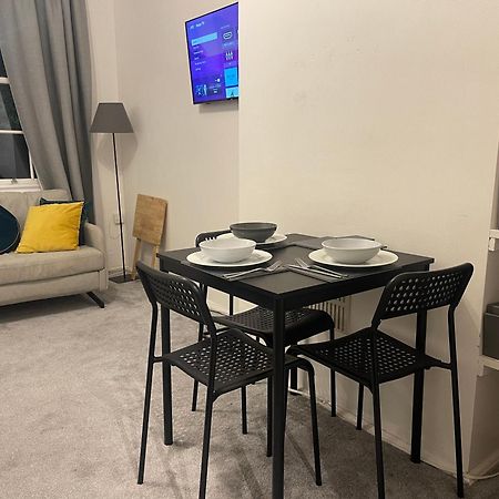 Tooting Lodge London - Cosy 2 Bedroom House With Garden, 5 Mins Walk To Tube Station المظهر الخارجي الصورة