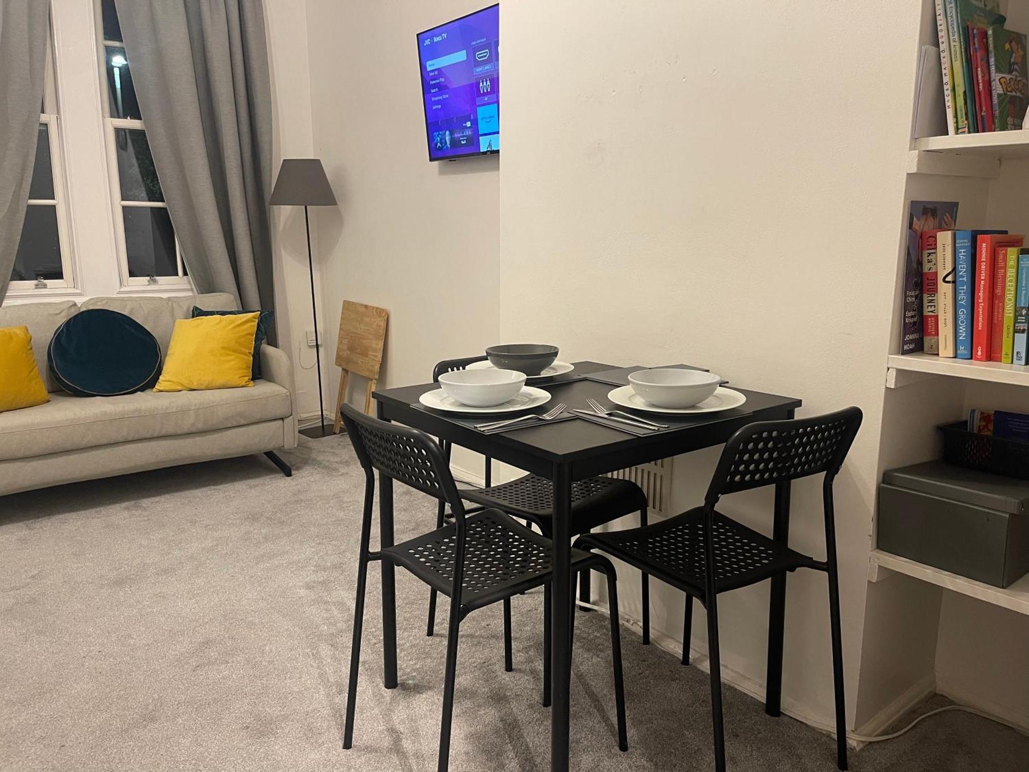 Tooting Lodge London - Cosy 2 Bedroom House With Garden, 5 Mins Walk To Tube Station المظهر الخارجي الصورة