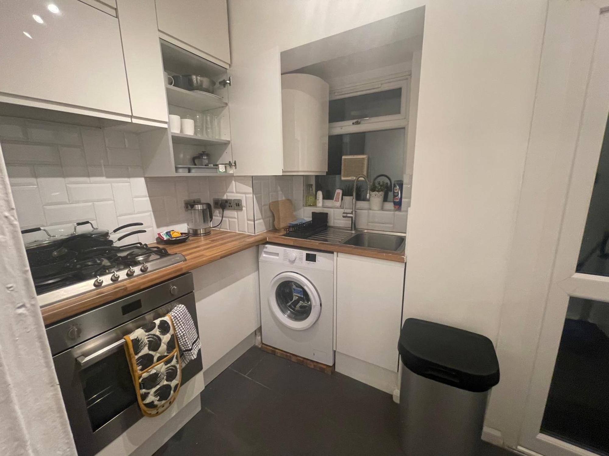 Tooting Lodge London - Cosy 2 Bedroom House With Garden, 5 Mins Walk To Tube Station المظهر الخارجي الصورة