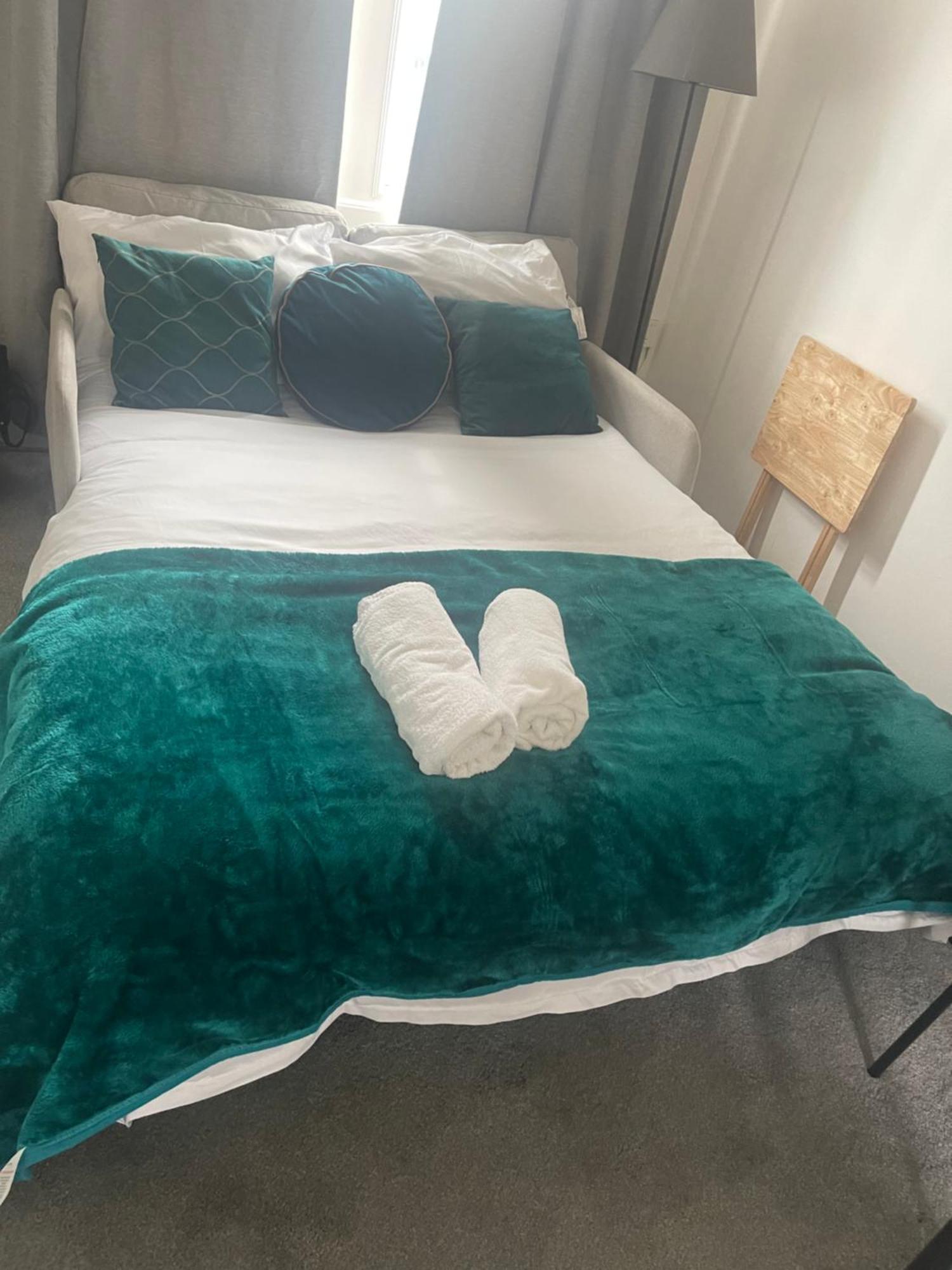 Tooting Lodge London - Cosy 2 Bedroom House With Garden, 5 Mins Walk To Tube Station المظهر الخارجي الصورة